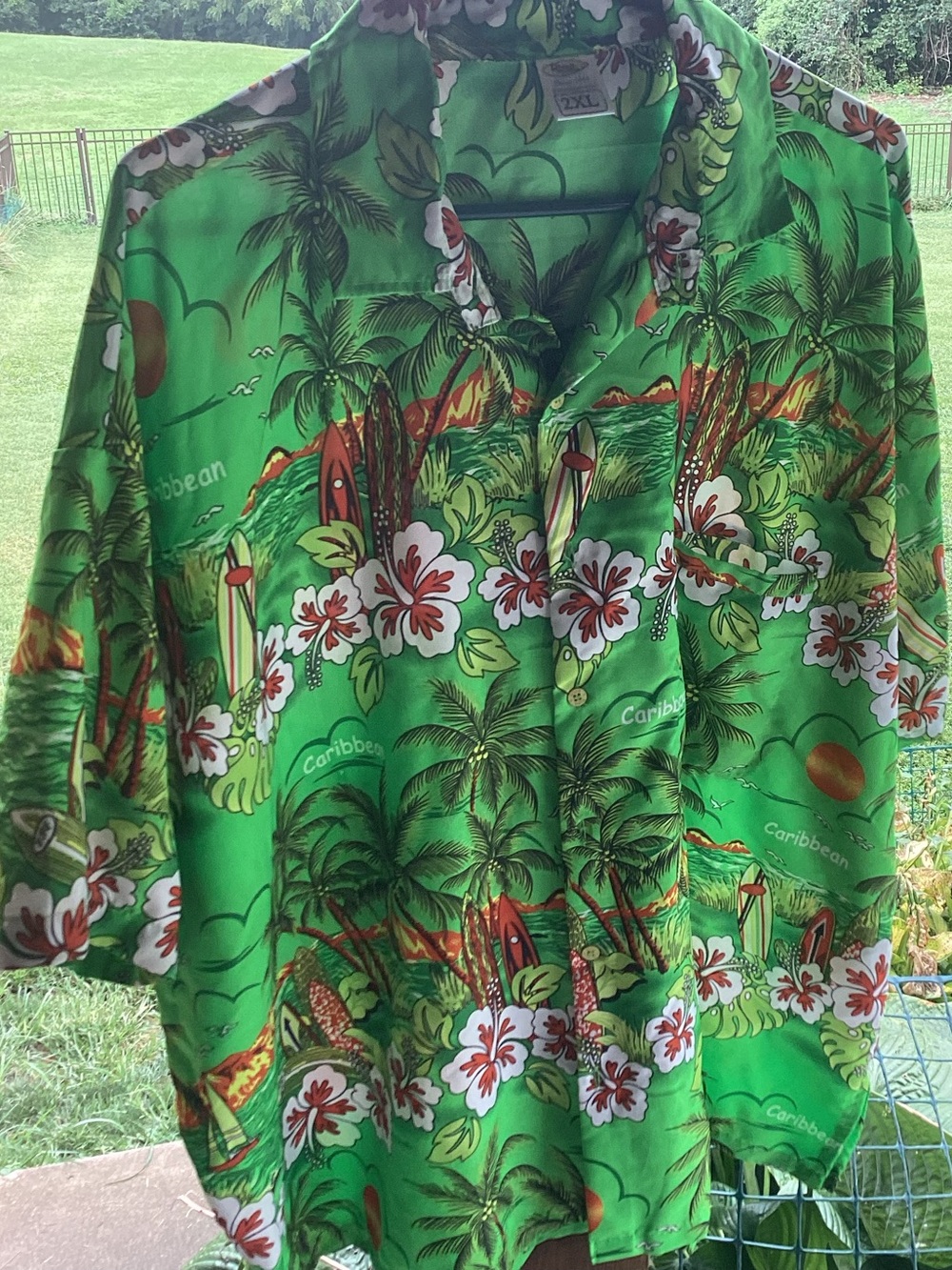 Rima Beach World Aloha Shirt XXL in green with hibiscus
